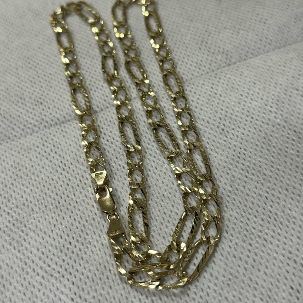 Diamond cut Figaro link chain 10k gold 7mm wide
